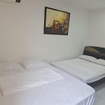 Amplia habitación independiente a 2 cuadras de la playa y el aeropuerto