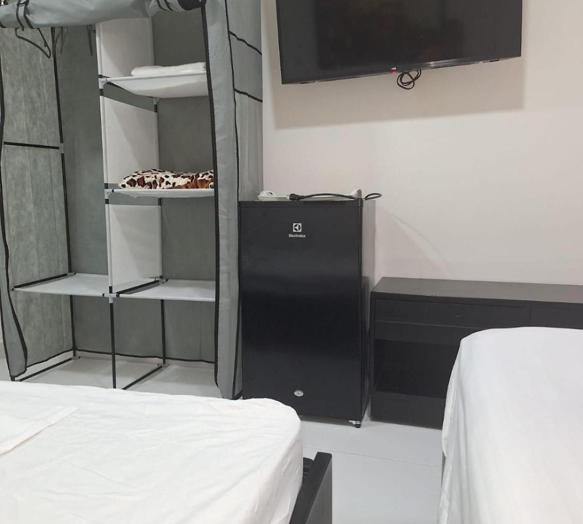 Amplia Habitación Independiente A 2 Cuadras De La Playa Y El Aeropuerto